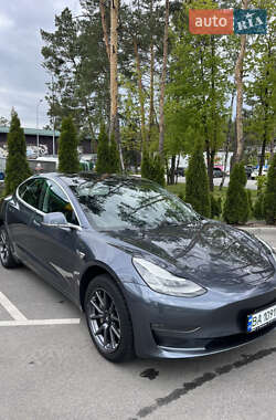 Седан Tesla Model 3 2019 в 