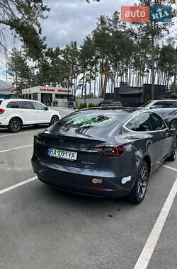 Седан Tesla Model 3 2019 в 