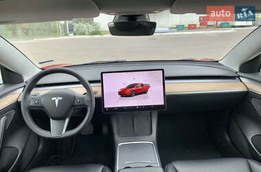 Седан Tesla Model 3 2022 в 