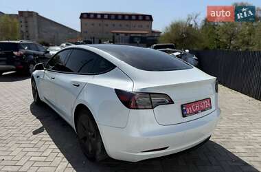 Седан Tesla Model 3 2021 в 