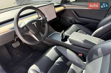 Седан Tesla Model 3 2021 в 