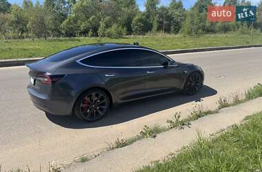 Седан Tesla Model 3 2020 в 