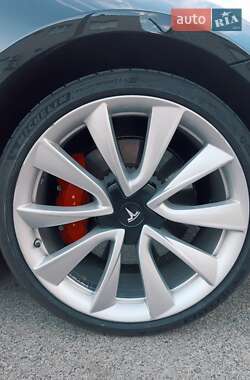 Седан Tesla Model 3 2018 в 