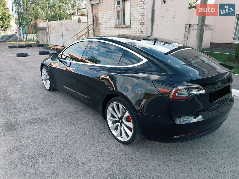 Седан Tesla Model 3 2018 в Харкові