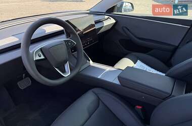 Седан Tesla Model 3 2024 в 