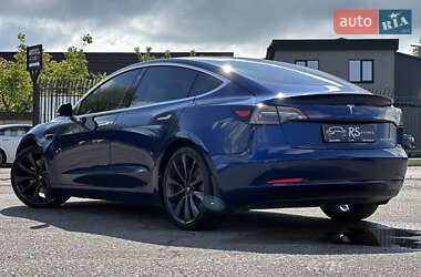 Седан Tesla Model 3 2019 в 