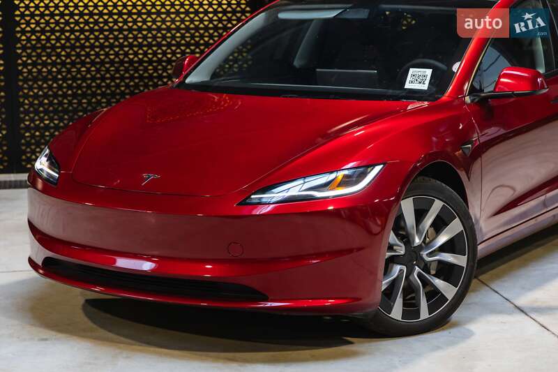 Седан Tesla Model 3 2024 в Луцьку