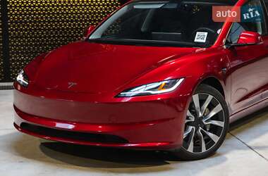 Седан Tesla Model 3 2024 в 