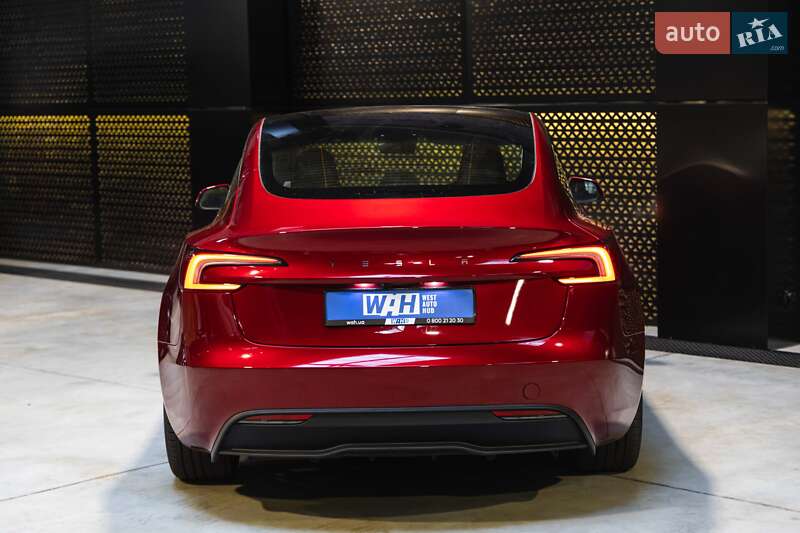 Седан Tesla Model 3 2024 в Луцьку