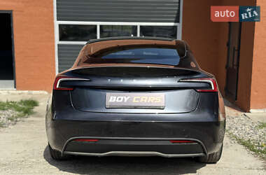 Седан Tesla Model 3 2024 в 