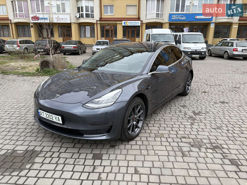 Седан Tesla Model 3 2019 в Коломые