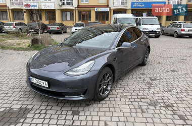 Седан Tesla Model 3 2019 в 