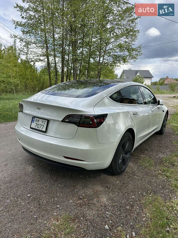 Седан Tesla Model 3 2020 в Житомире