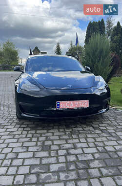 Седан Tesla Model 3 2022 в 