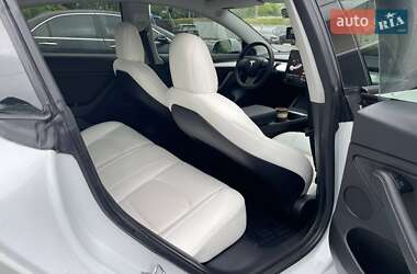 Седан Tesla Model 3 2021 в 