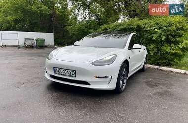 Седан Tesla Model 3 2021 в 