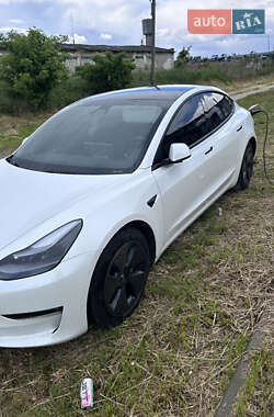 Седан Tesla Model 3 2021 в 