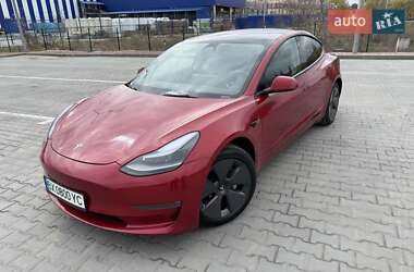 Седан Tesla Model 3 2022 в 