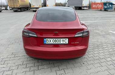 Седан Tesla Model 3 2022 в 