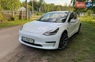 Седан Tesla Model 3 2020 в 