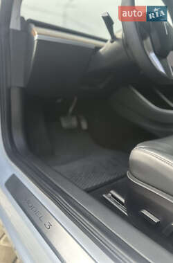 Седан Tesla Model 3 2020 в 