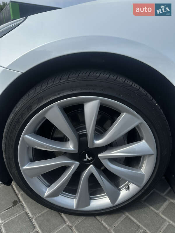Седан Tesla Model 3 2020 в Кропивницькому фото 25 Седан Tesla Model 3 2020 в Кропивницькому