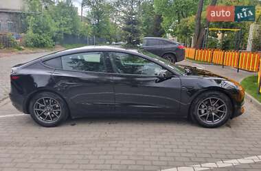 Седан Tesla Model 3 2021 в 