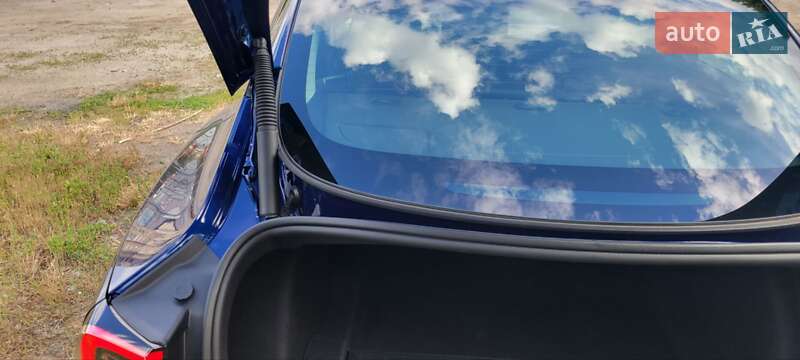Седан Tesla Model 3 2023 в Киеве