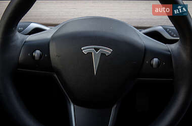 Седан Tesla Model 3 2022 в Львове
