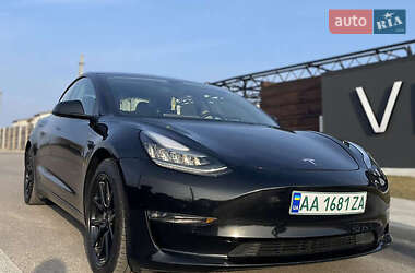Седан Tesla Model 3 2018 в Киеве
