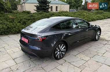 Седан Tesla Model 3 2024 в 