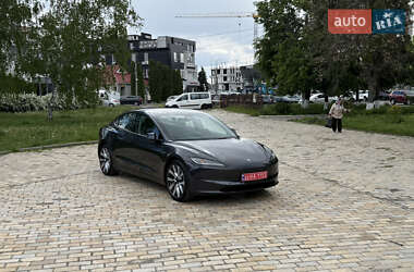 Tesla Model 3 2024