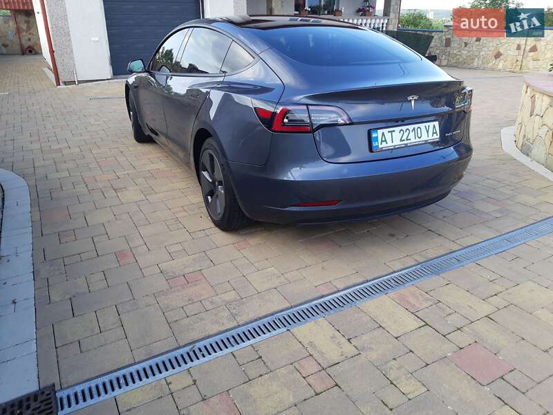Седан Tesla Model 3 2020 в Івано-Франківську