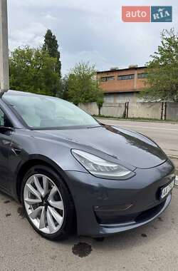 Седан Tesla Model 3 2020 в 
