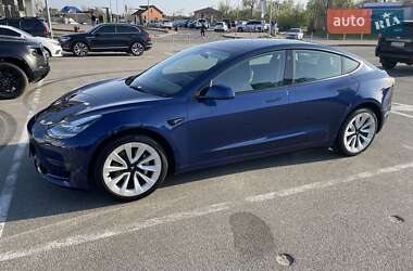 Седан Tesla Model 3 2022 в 