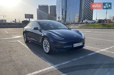 Седан Tesla Model 3 2022 в 