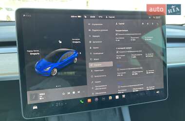Седан Tesla Model 3 2022 в 