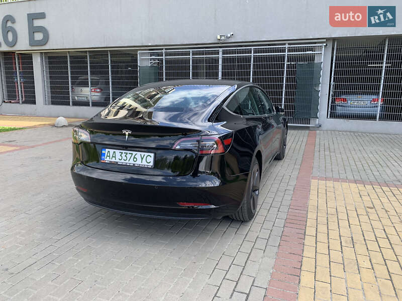 Седан Tesla Model 3 2019 в Киеве