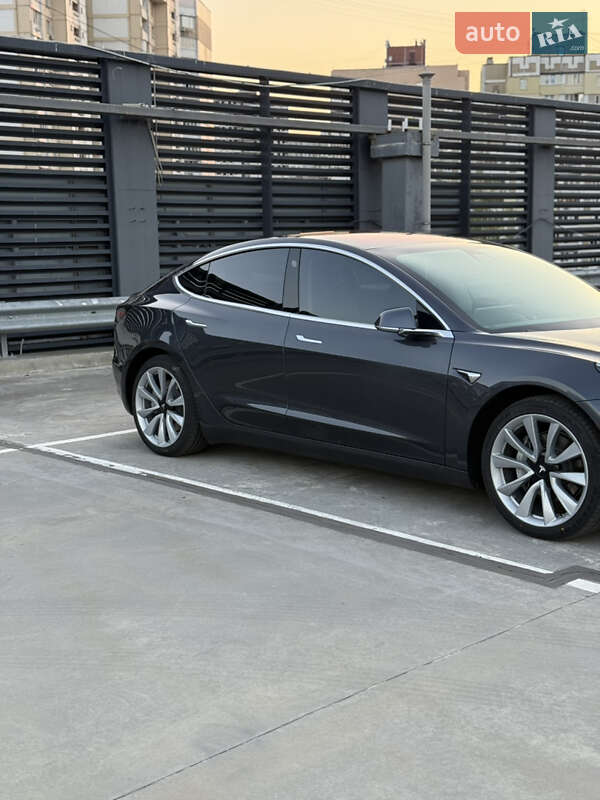 Седан Tesla Model 3 2018 в Києві