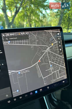 Седан Tesla Model 3 2018 в 