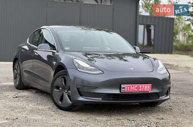 Седан Tesla Model 3 2019 в 
