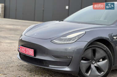 Седан Tesla Model 3 2019 в 