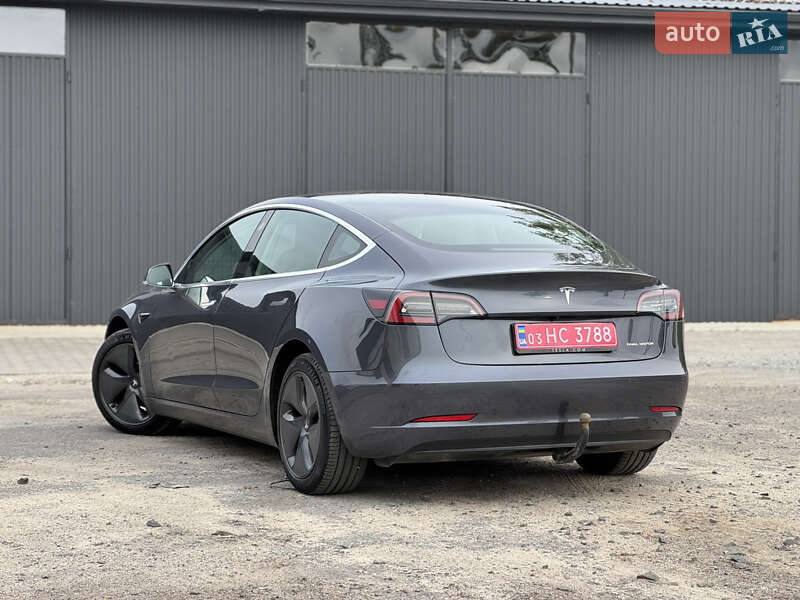 Седан Tesla Model 3 2019 в Рівному