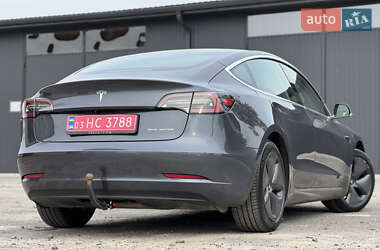 Седан Tesla Model 3 2019 в 