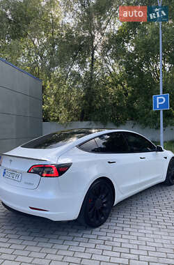 Седан Tesla Model 3 2021 в 
