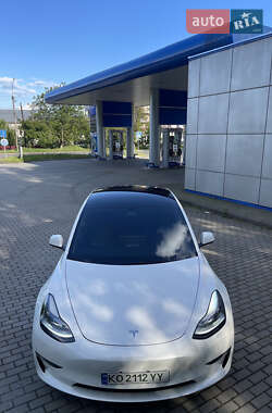 Седан Tesla Model 3 2021 в 