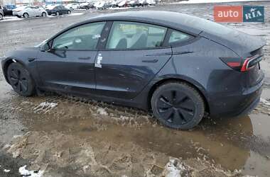 Седан Tesla Model 3 2024 в 