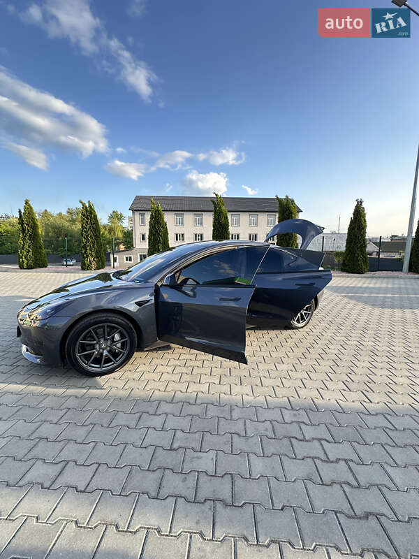 Седан Tesla Model 3 2022 в Вінниці
