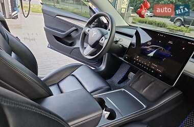 Седан Tesla Model 3 2022 в 