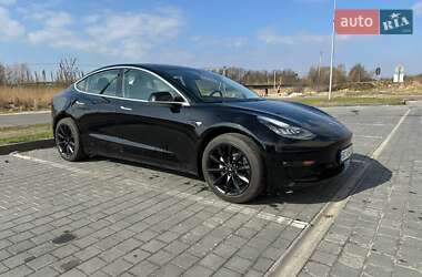 Седан Tesla Model 3 2019 в Львове